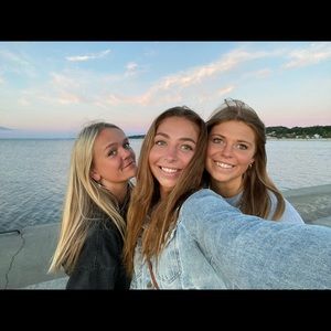 Meet your Posher, Olivia